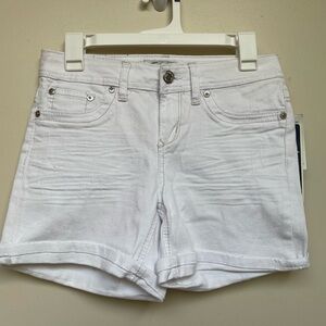 Seven7 white jean/denim shorts NWT